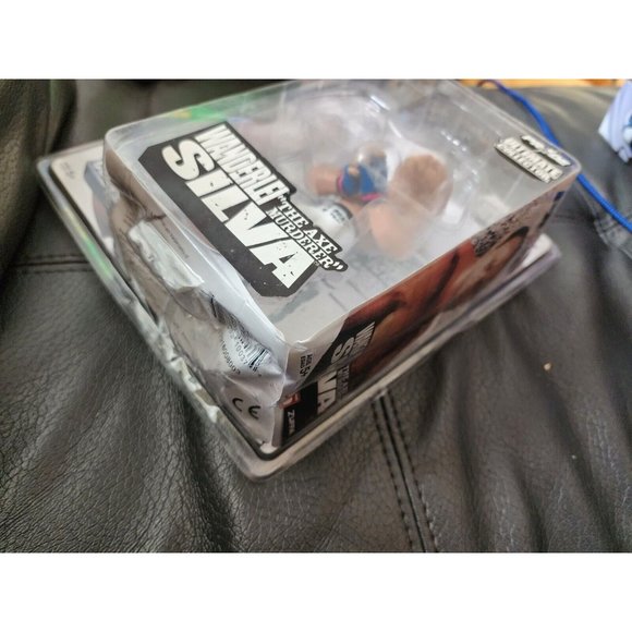 * UFC ROUND 5 Limited Edition WANDERLEI SILVA Pride Ultimate Collector Figure * - Picture 2 of 3